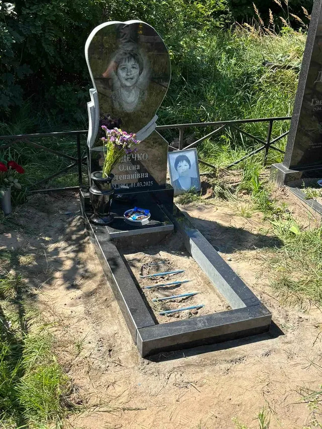 Памятники из гранита Малин Гранитные памятники Малин